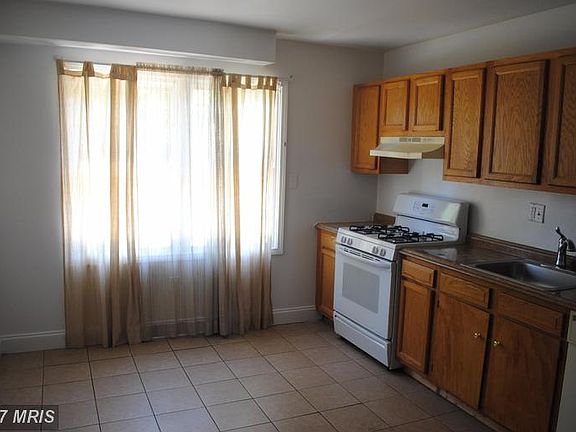 4th image of 8607 Pioneer Dr