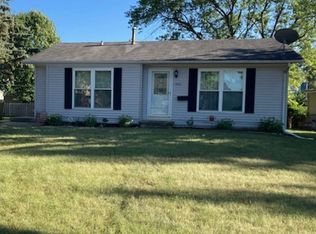 960 Arlon Rd, Aurora, IL 60506