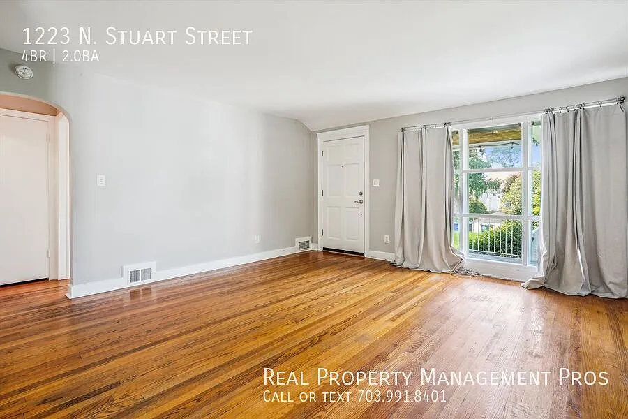 Charming Ballston Bungalow, Great Location! — Photo 3