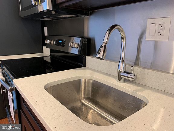 4th image of 1704-06 E Passyunk Ave