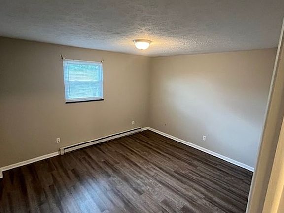 4th image of 227 Edwin St NW APT 4