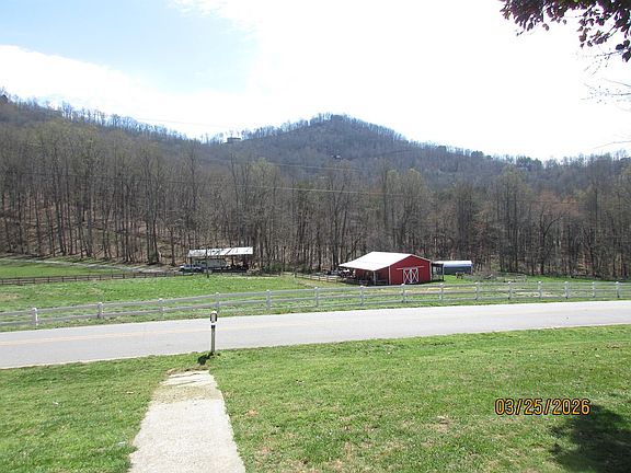5th image of 743 Hunter Rd