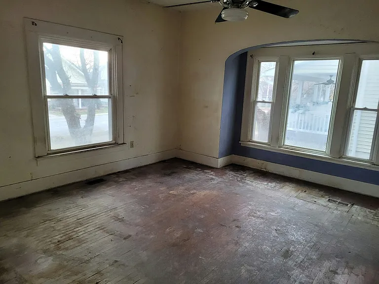 203 W Lindell St — Photo 8
