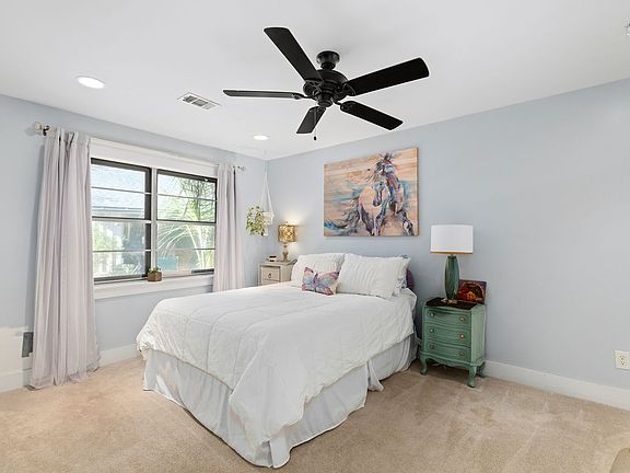 5th image of 2710 Colonial Dr