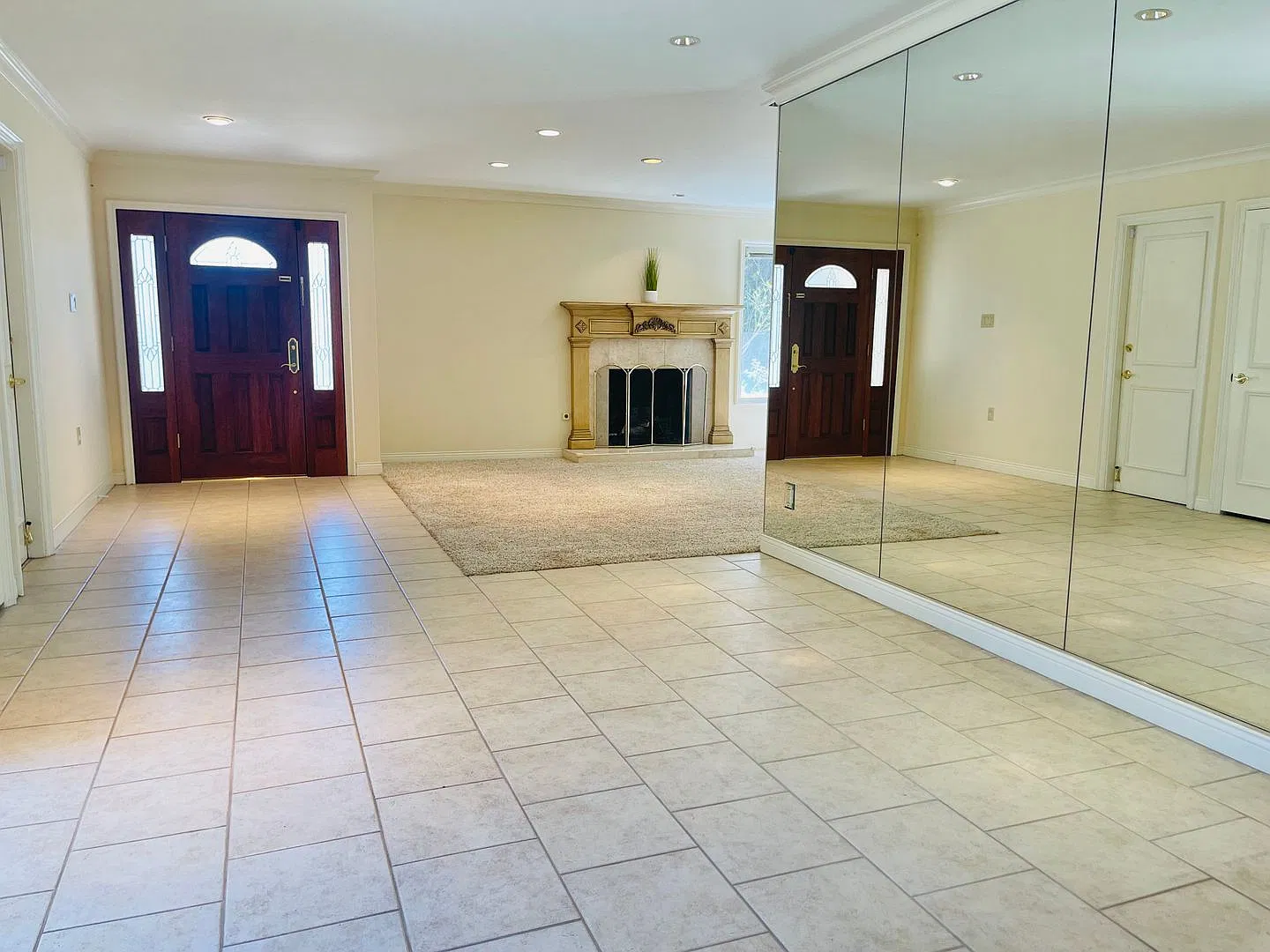 Beautiful 3 bed, single story, Thousand Oaks Home on a cul-de-sac — Photo 2