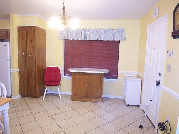 4th image of 2614 Carrington Dr