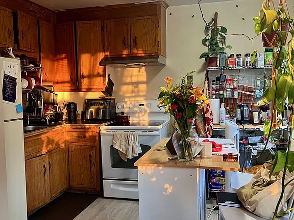 5th image of 3300 Blaisdell Ave S #8