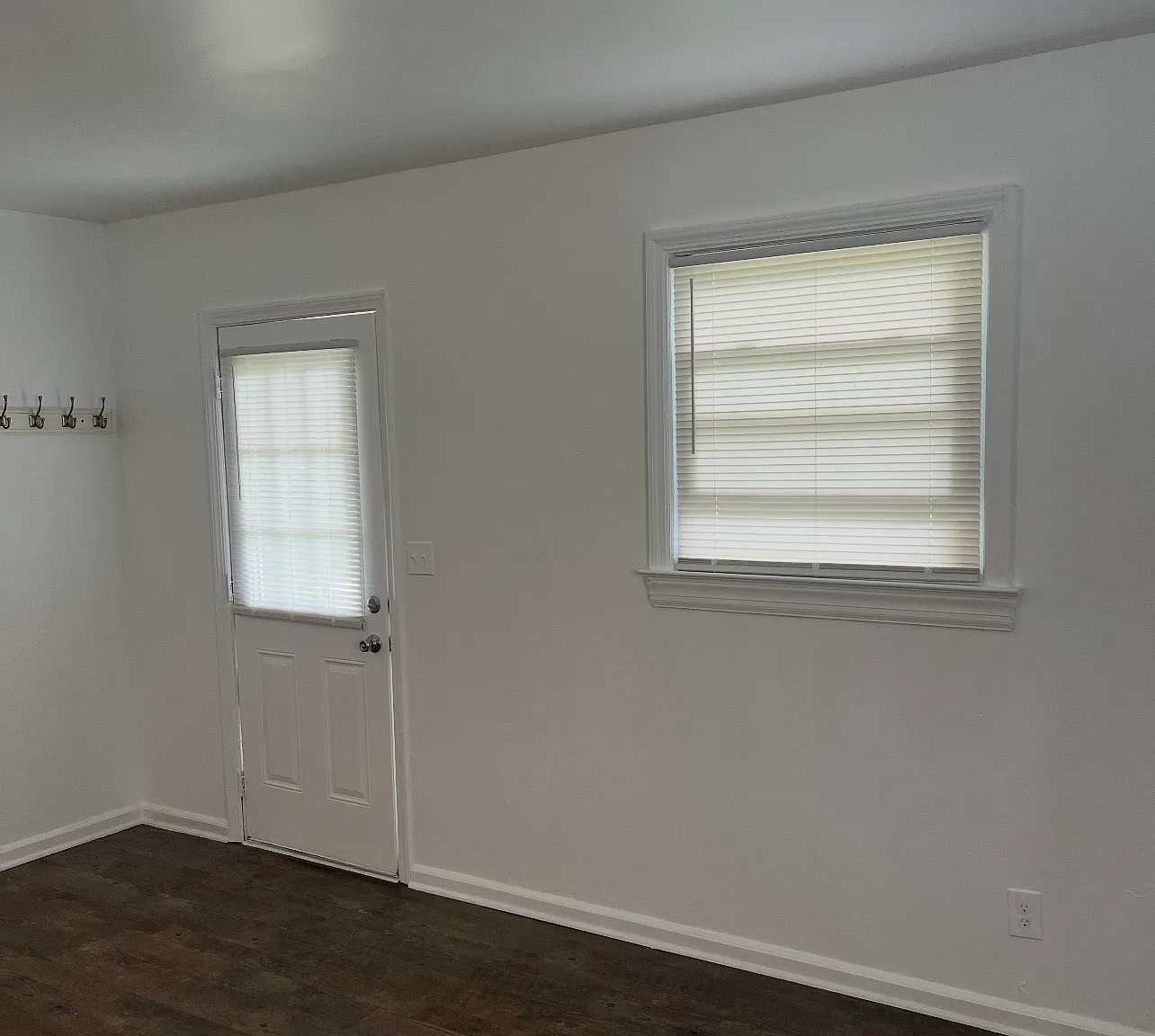 Studio, 700 sqft, $1,799 — Photo 4