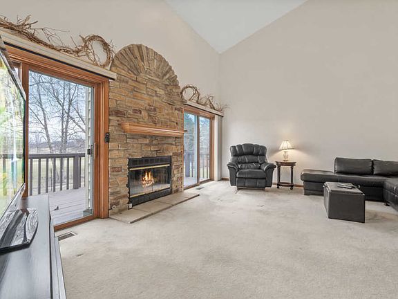 4th image of 1248 Bellevue Dr