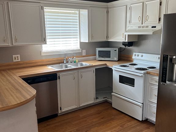 2nd image of 3210 1st Ave