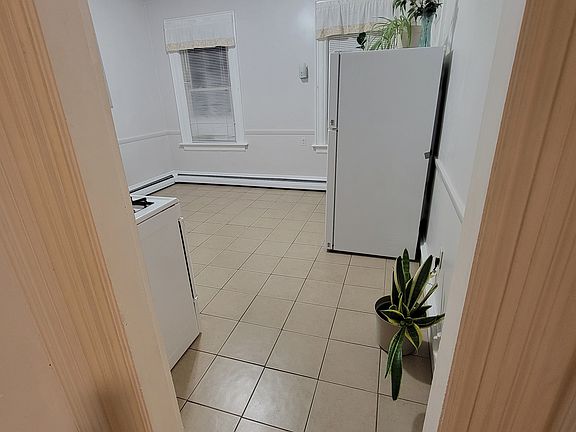 5th image of 120 Walnut St #2