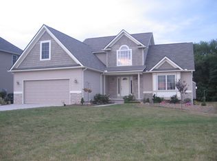 481 Rolling Hills Dr, Wadsworth, OH 44281