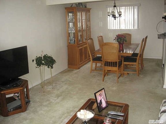 5th image of 26 Andrea Ln