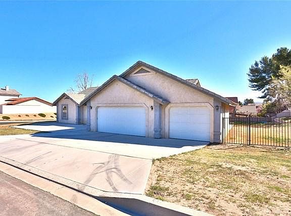 3rd image of 13305 Yellowstone Dr