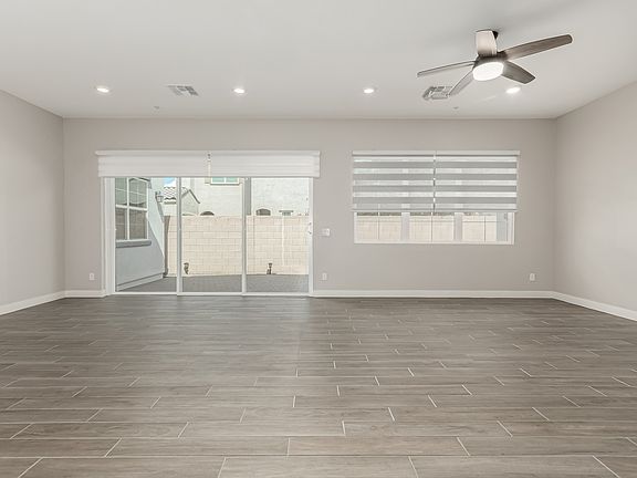 5th image of 243 E Aster Dr