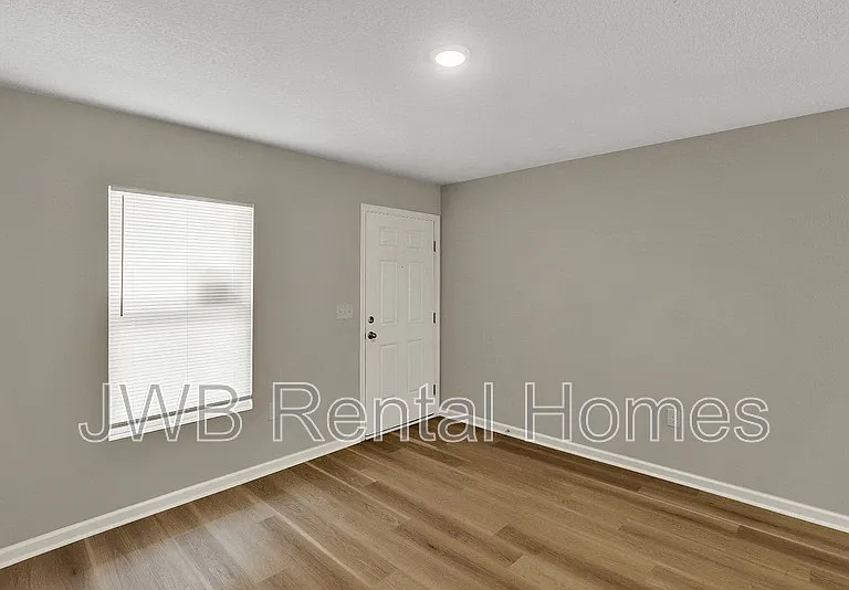 1760 Rutledge Ave — Photo 7