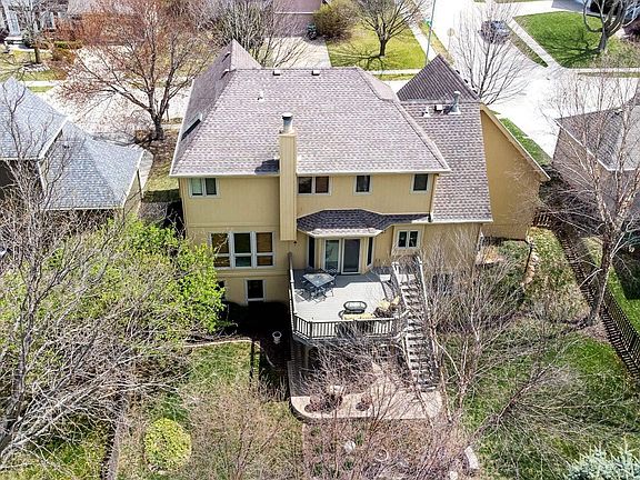 2nd image of 306 N 162nd St