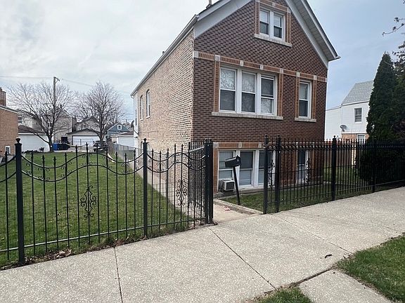 3rd image of 3018 S Christiana Ave