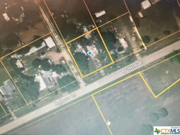1502 Bottom Rd, Victoria, TX 77905
