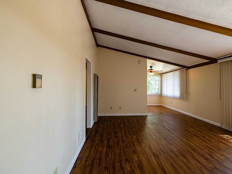 1st image of 530 Arbor Dr APT 4