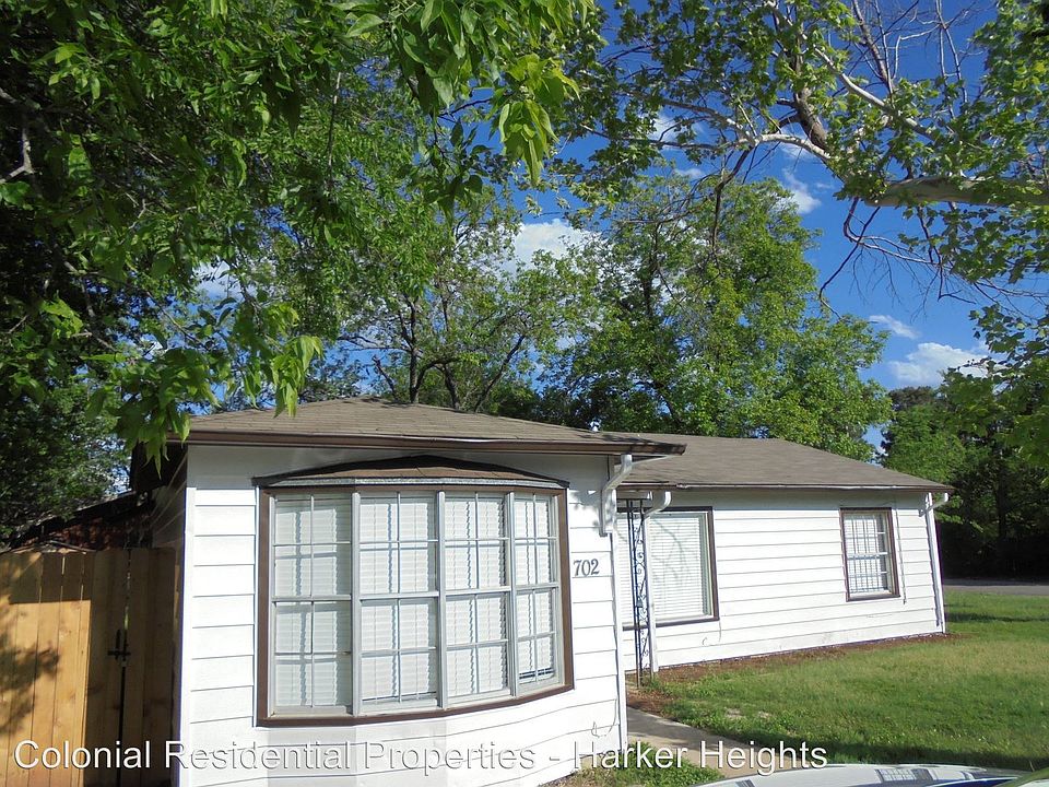 1st image of 702 Crockett Dr