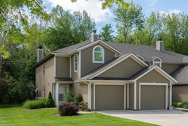 1st image of 6020 NE Moonstone Dr #17-D