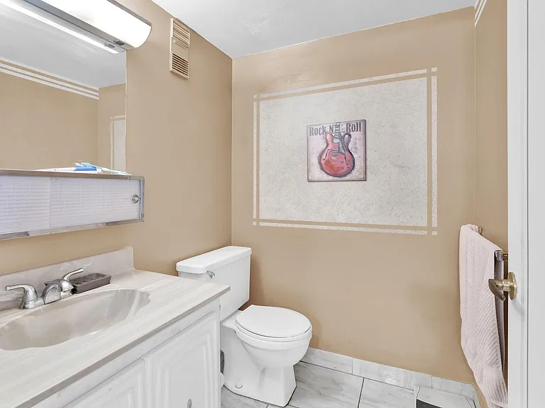 711 Lori Dr #204 — Photo 14