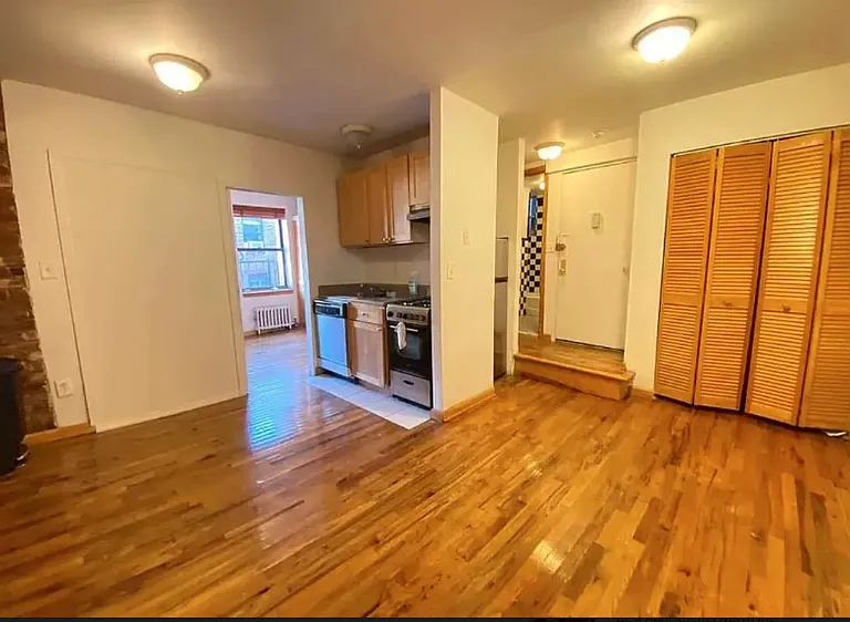 519 E 12th St #3F — Photo 7