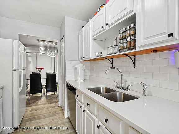 5th image of 119 Colony Circle