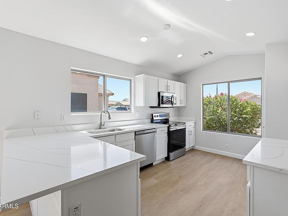 5th image of 9239 W CINNABAR Avenue