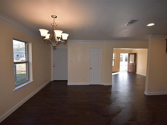 5th image of 516 S Vaden St