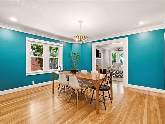 4th image of 303 E 66th St