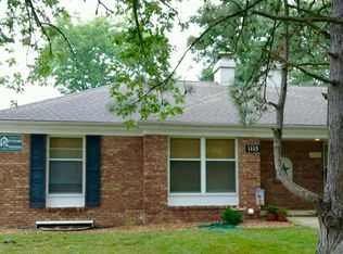 1115 Woodlawn Dr, Charleston, IL 61920