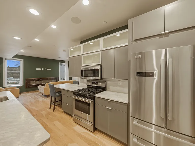 186 Paris St #1 — Photo 3