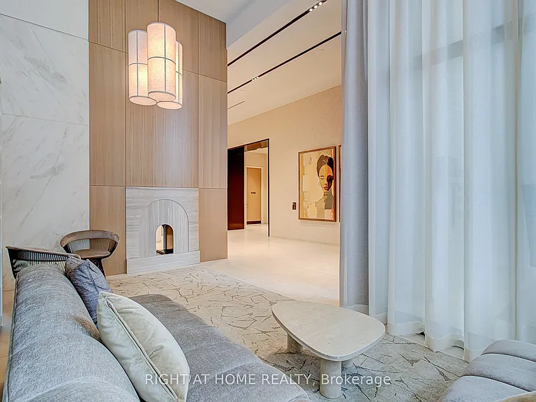 10 Oak St #907 — Photo 27