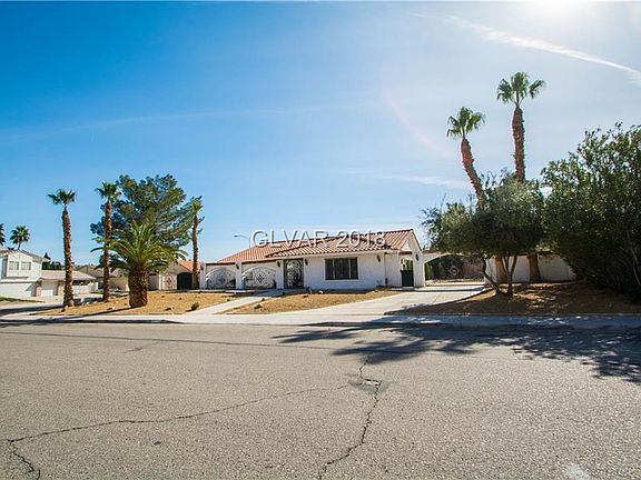 2nd image of 2825 San Blas Dr