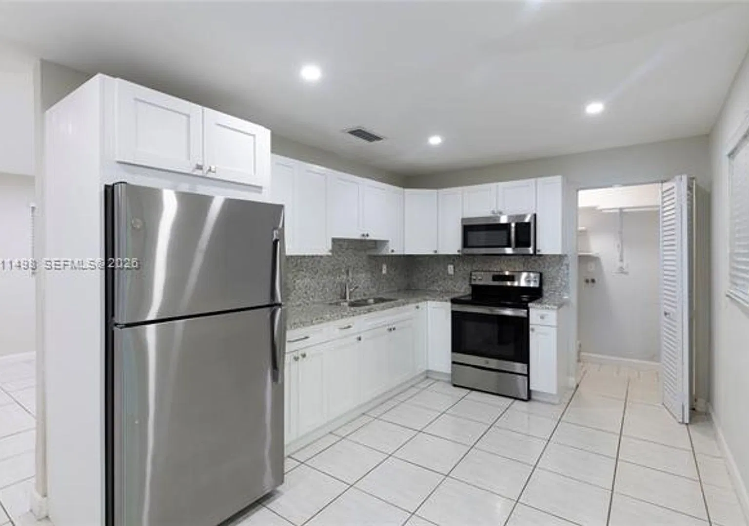2797 SW 27th Ter cu-2797, Miami, FL 33133 — Photo 1