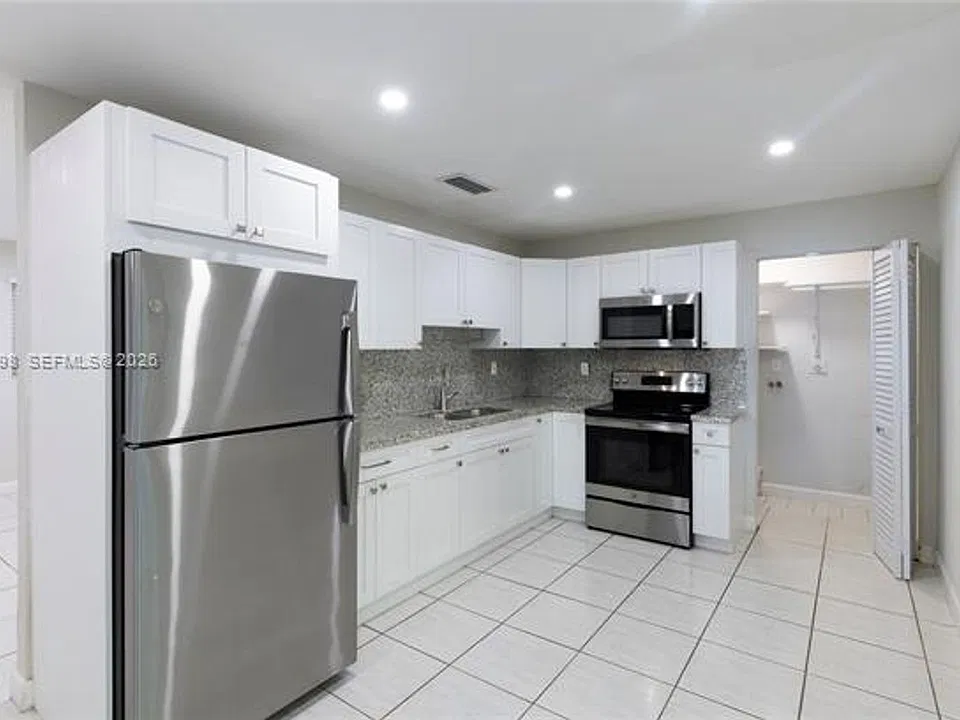 2797 SW 27th Ter #CU
