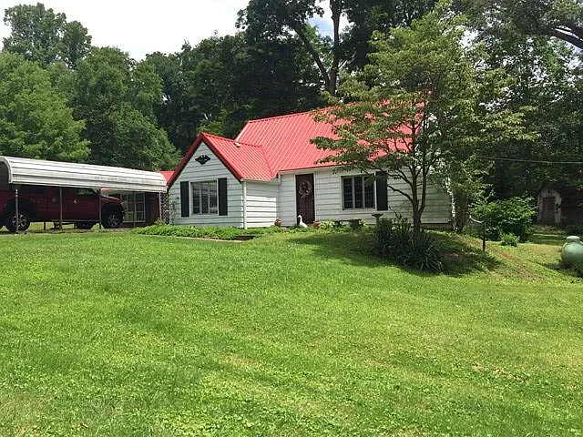1674 Luther Rd photo 1