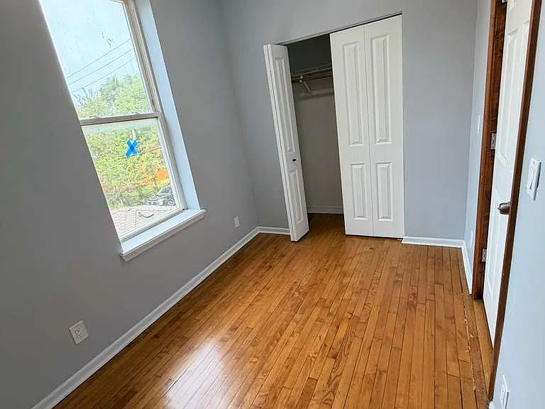 1555 S Millard Ave #2R — Photo 8