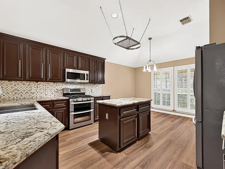 4818 Lake Catherine Ct — Photo 17
