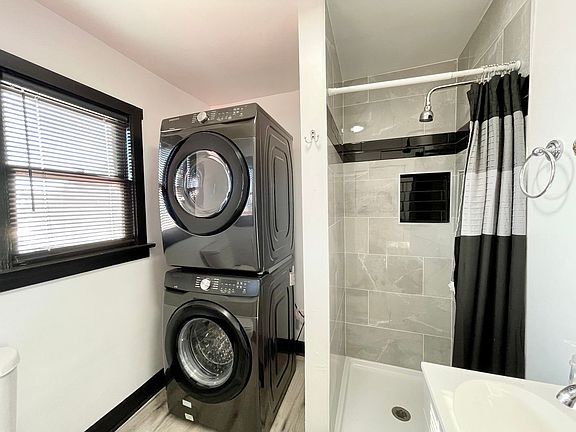 3rd image of 928 S Evans St #928