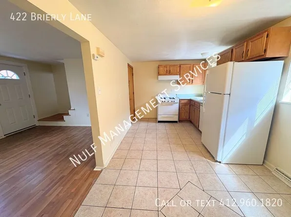 422 Brierly Ln, West Mifflin, PA 15122