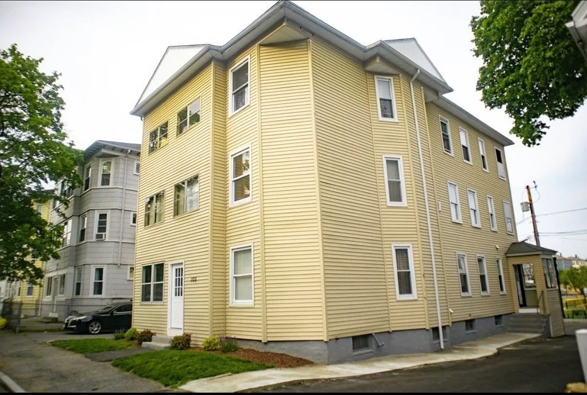 4 bed, 1168 sqft, $2,300 — Photo 1