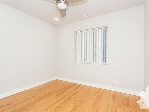 3rd image of 1638 W Grand Ave #303