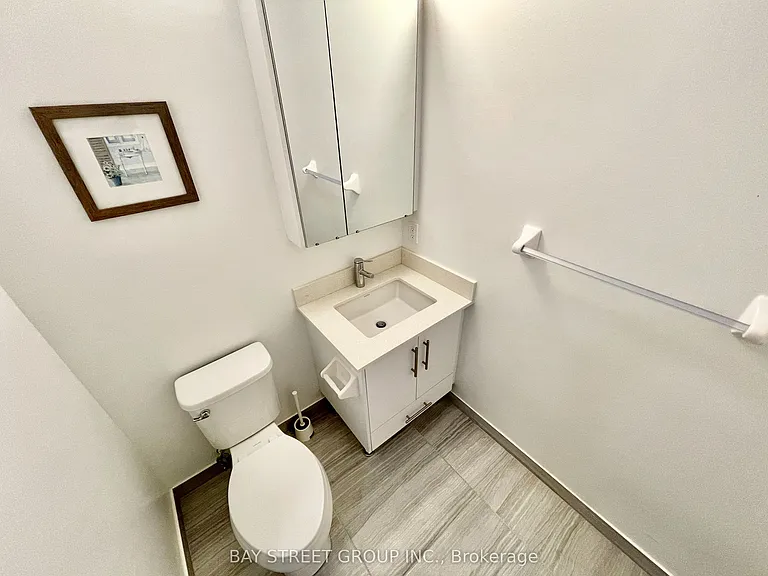 75 Oneida Cres #703 — Photo 11