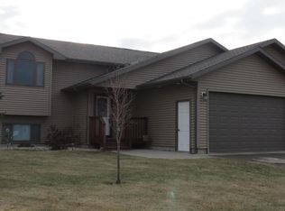 1309 Plum Ln, Aberdeen, SD 57401