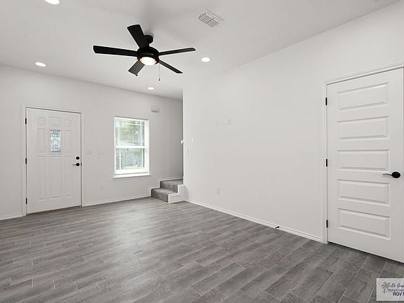 3rd image of 405 Lions Villa Ave #14