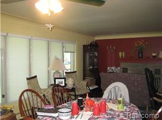 5645 Pinckney Rd, Howell, MI 48843