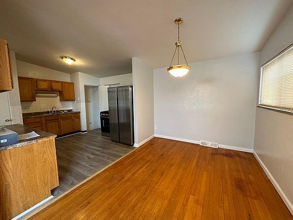 4th image of 2058 Sun Valley Dr